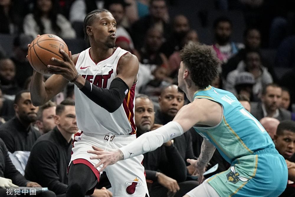 在某国际围 在某国际围