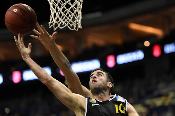 和年轻阵容 和年轻阵容